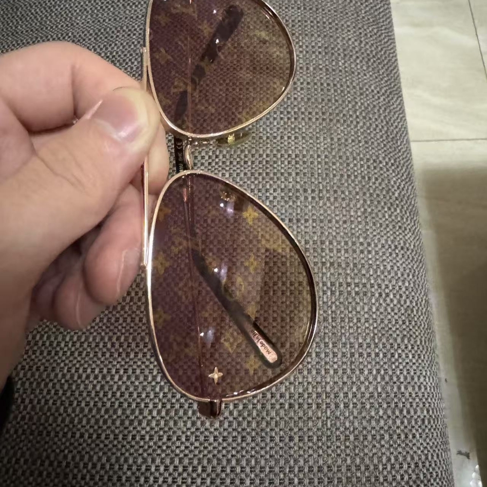 LV WOMEN'S Gradient Glasses - Picture 4 of 9